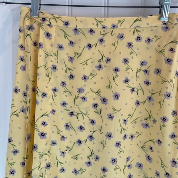 Dolls Kill Motel Rocks Handmade Floral Wrap Mini Skirt Women’s Size Small - Picture 12 of 16